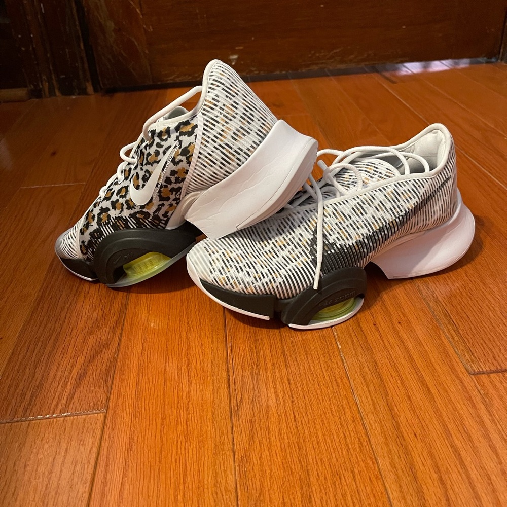 NWT Nike Air Zoom Superrep 2 white/leopard size 7